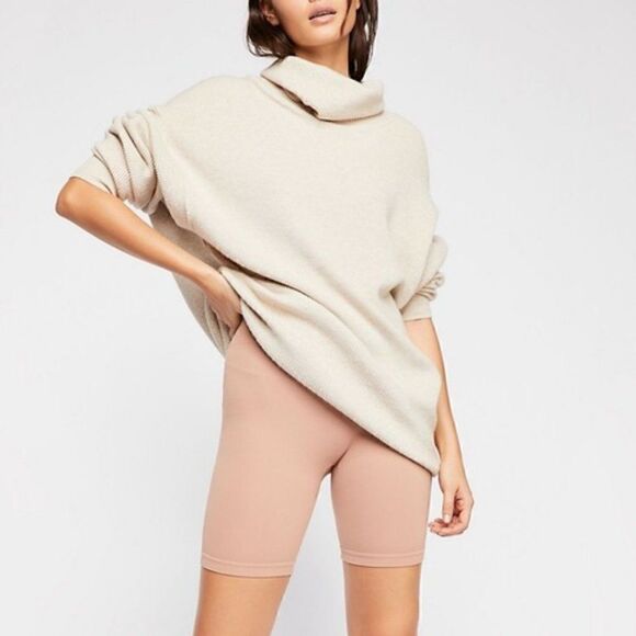 Free People Ribbed Seamless Bike Shorts in color Ballet - Picture 2 of 5